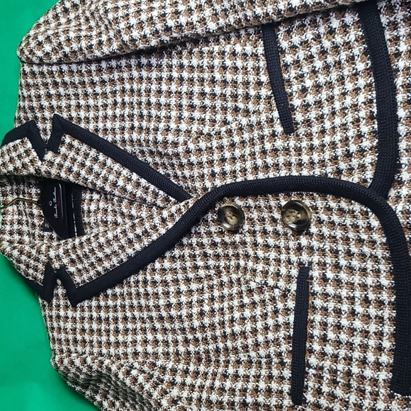 Ladies Brooks Brothers Skirt Suit - Picture 13 of 13